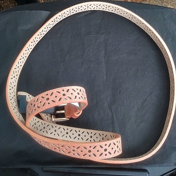 Women's Belt NWT - Picture 2 of 2